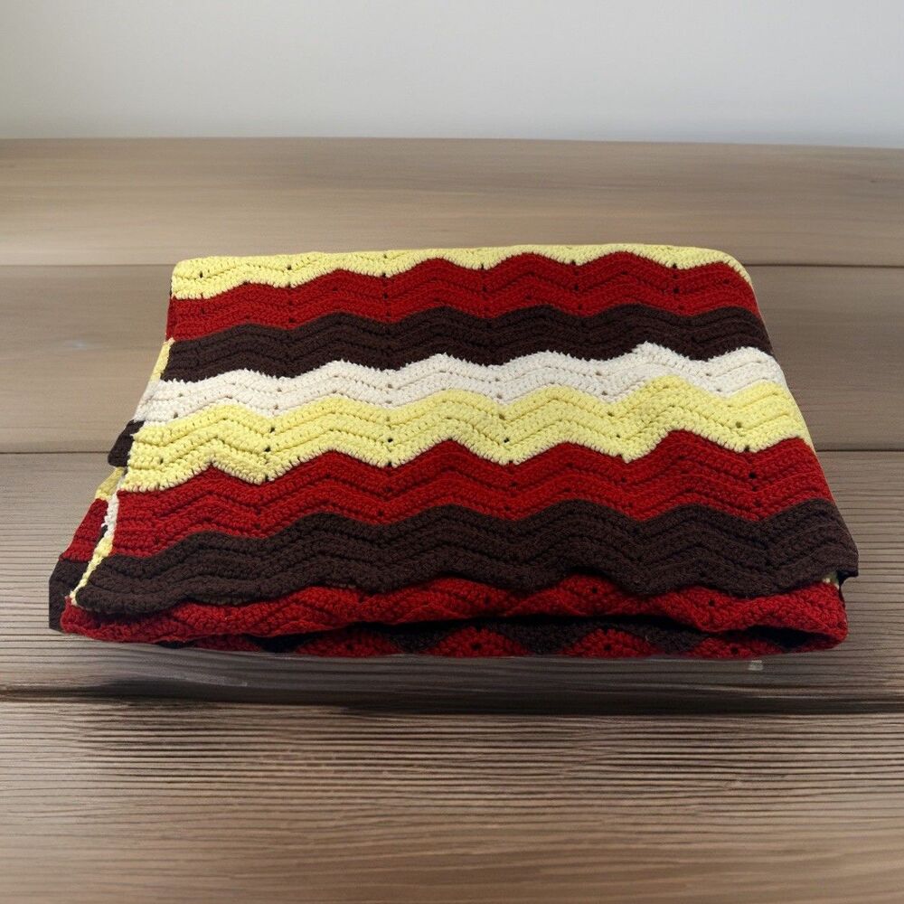 Vintage 64”X50” Throw/Lap Blanket - Beautifully‎ Designed - Crocheted ￼